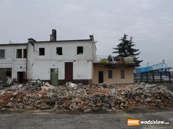 Zdjęcie w galerii na portalu naszwodzislaw.com: Były hotel przy Czyżowickiej do rozbiórki. Powstaje Centrum Usług Społecznych. ZDJĘCIA  wiadomości z regionu