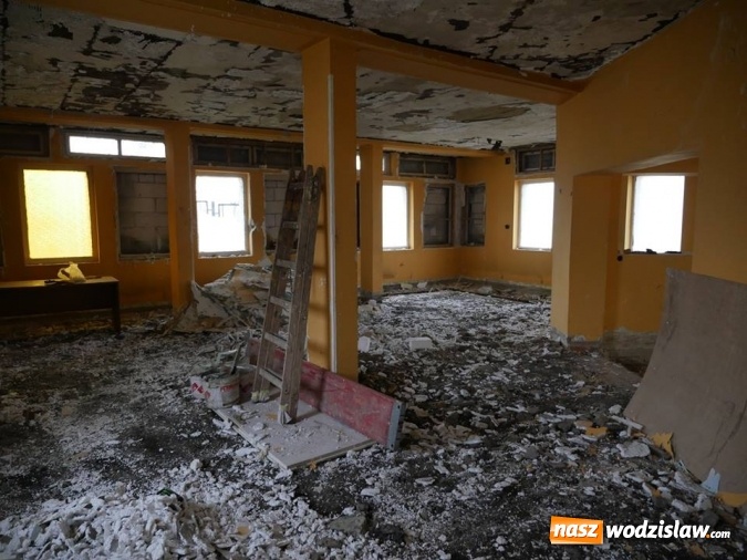 Zdjęcie w galerii na portalu naszwodzislaw.com: Były hotel przy Czyżowickiej do rozbiórki. Powstaje Centrum Usług Społecznych. ZDJĘCIA  wiadomości z regionu