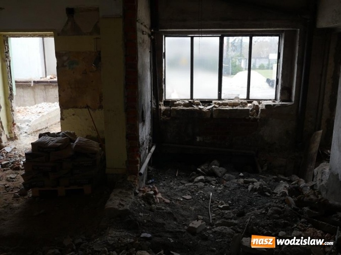 Zdjęcie w galerii na portalu naszwodzislaw.com: Były hotel przy Czyżowickiej do rozbiórki. Powstaje Centrum Usług Społecznych. ZDJĘCIA  wiadomości z regionu