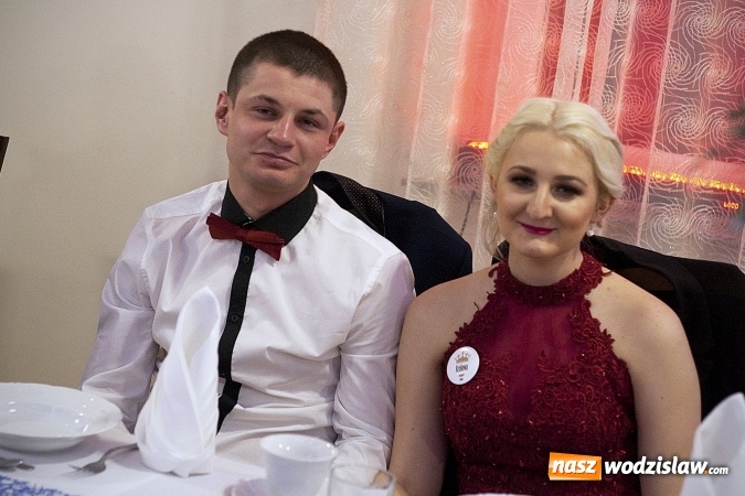 Zdjęcie w galerii na portalu naszwodzislaw.com: Studniówka 2018. Zobacz jak bawi się ZSP nr 2 w Rydułtowach. FOTORELACJA wiadomości z regionu