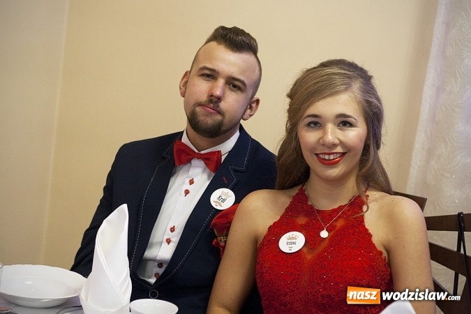 Zdjęcie w galerii na portalu naszwodzislaw.com: Studniówka 2018. Zobacz jak bawi się ZSP nr 2 w Rydułtowach. FOTORELACJA wiadomości z regionu