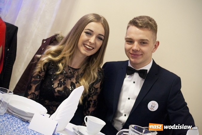 Zdjęcie w galerii na portalu naszwodzislaw.com: Studniówka 2018. Zobacz jak bawi się ZSP nr 2 w Rydułtowach. FOTORELACJA wiadomości z regionu