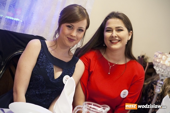 Zdjęcie w galerii na portalu naszwodzislaw.com: Studniówka 2018. Zobacz jak bawi się ZSP nr 2 w Rydułtowach. FOTORELACJA wiadomości z regionu