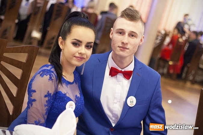 Zdjęcie w galerii na portalu naszwodzislaw.com: Studniówka 2018. Zobacz jak bawi się ZSP nr 2 w Rydułtowach. FOTORELACJA wiadomości z regionu