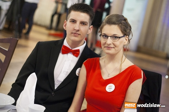 Zdjęcie w galerii na portalu naszwodzislaw.com: Studniówka 2018. Zobacz jak bawi się ZSP nr 2 w Rydułtowach. FOTORELACJA wiadomości z regionu