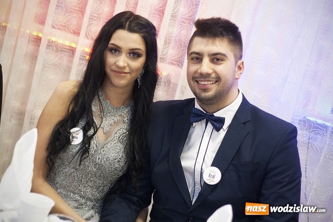 Zdjęcie w galerii na portalu naszwodzislaw.com: Studniówka 2018. Zobacz jak bawi się ZSP nr 2 w Rydułtowach. FOTORELACJA wiadomości z regionu