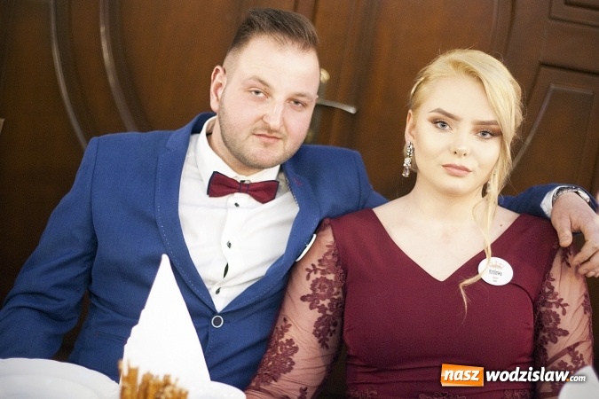 Zdjęcie w galerii na portalu naszwodzislaw.com: Studniówka 2018. Zobacz jak bawi się ZSP nr 2 w Rydułtowach. FOTORELACJA wiadomości z regionu