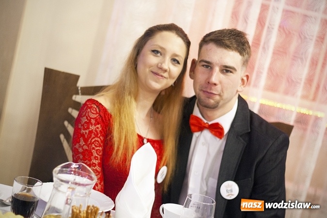 Zdjęcie w galerii na portalu naszwodzislaw.com: Studniówka 2018. Zobacz jak bawi się ZSP nr 2 w Rydułtowach. FOTORELACJA wiadomości z regionu