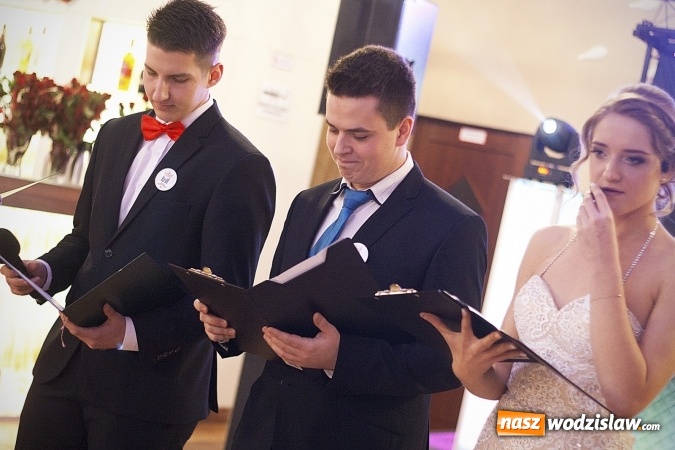 Zdjęcie w galerii na portalu naszwodzislaw.com: Studniówka 2018. Zobacz jak bawi się ZSP nr 2 w Rydułtowach. FOTORELACJA wiadomości z regionu