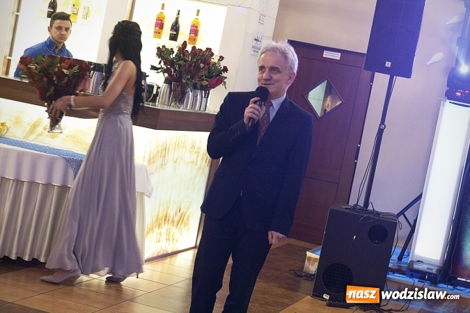 Zdjęcie w galerii na portalu naszwodzislaw.com: Studniówka 2018. Zobacz jak bawi się ZSP nr 2 w Rydułtowach. FOTORELACJA wiadomości z regionu