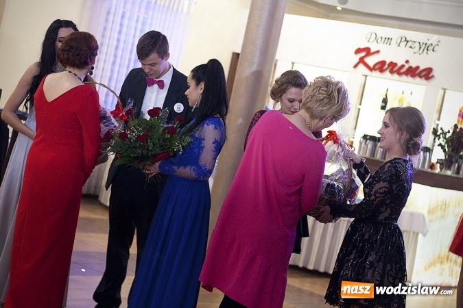 Zdjęcie w galerii na portalu naszwodzislaw.com: Studniówka 2018. Zobacz jak bawi się ZSP nr 2 w Rydułtowach. FOTORELACJA wiadomości z regionu