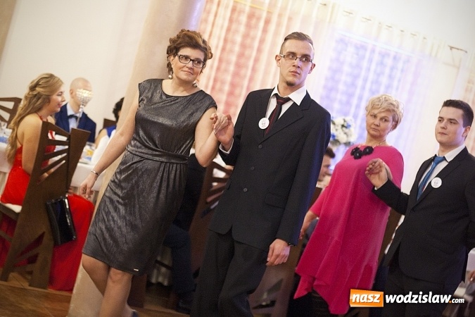 Zdjęcie w galerii na portalu naszwodzislaw.com: Studniówka 2018. Zobacz jak bawi się ZSP nr 2 w Rydułtowach. FOTORELACJA wiadomości z regionu