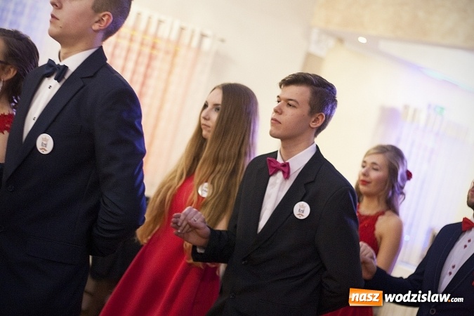 Zdjęcie w galerii na portalu naszwodzislaw.com: Studniówka 2018. Zobacz jak bawi się ZSP nr 2 w Rydułtowach. FOTORELACJA wiadomości z regionu