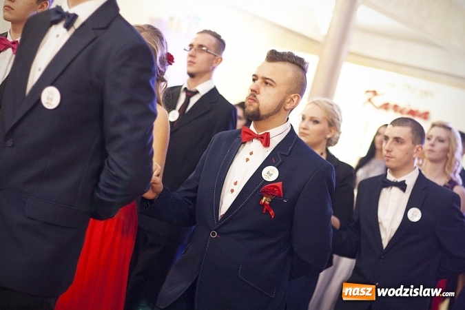 Zdjęcie w galerii na portalu naszwodzislaw.com: Studniówka 2018. Zobacz jak bawi się ZSP nr 2 w Rydułtowach. FOTORELACJA wiadomości z regionu