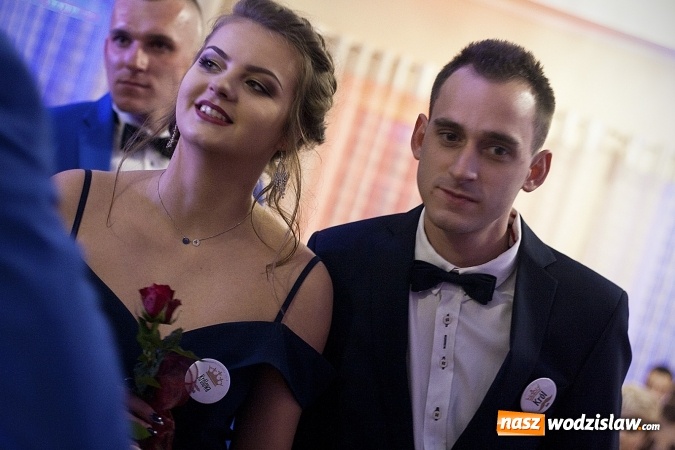 Zdjęcie w galerii na portalu naszwodzislaw.com: Studniówka 2018. Zobacz jak bawi się ZSP nr 2 w Rydułtowach. FOTORELACJA wiadomości z regionu