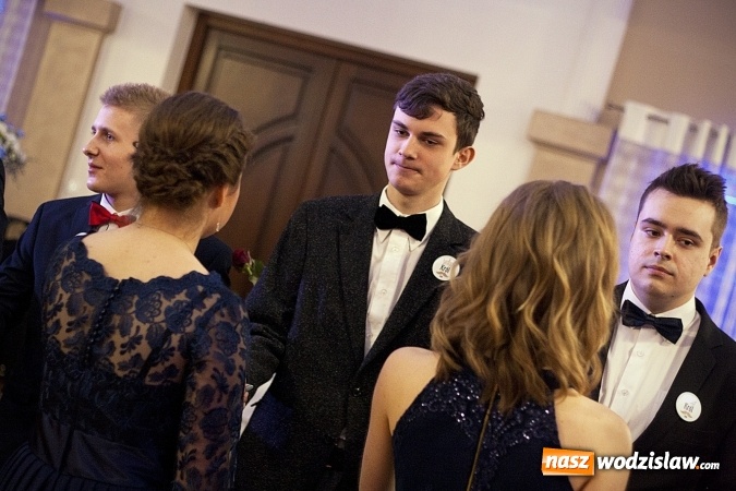 Zdjęcie w galerii na portalu naszwodzislaw.com: Studniówka 2018. Zobacz jak bawi się ZSP nr 2 w Rydułtowach. FOTORELACJA wiadomości z regionu