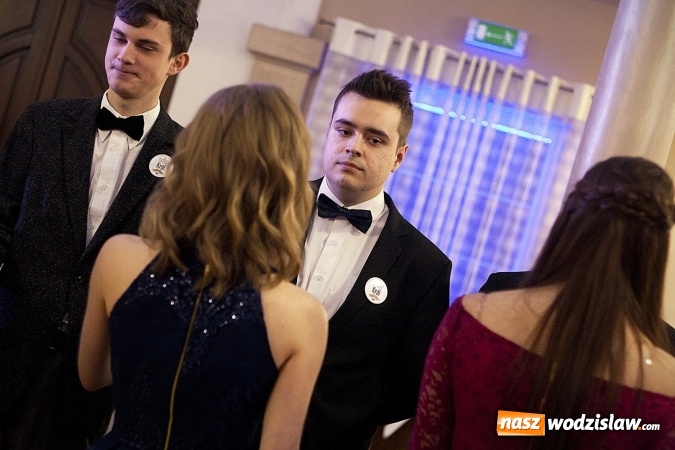 Zdjęcie w galerii na portalu naszwodzislaw.com: Studniówka 2018. Zobacz jak bawi się ZSP nr 2 w Rydułtowach. FOTORELACJA wiadomości z regionu