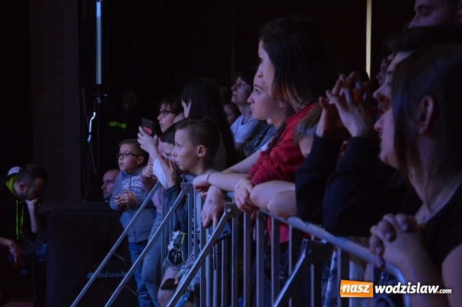 Zdjęcie w galerii na portalu naszwodzislaw.com: Tabu i Kamil Bednarek w Czyżowicach! Zagrali dla szesnastoletniego Tymka wiadomości z regionu