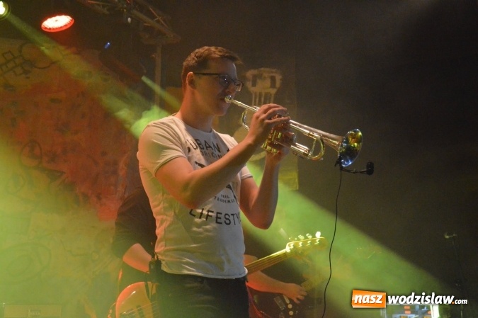 Zdjęcie w galerii na portalu naszwodzislaw.com: Tabu i Kamil Bednarek w Czyżowicach! Zagrali dla szesnastoletniego Tymka wiadomości z regionu