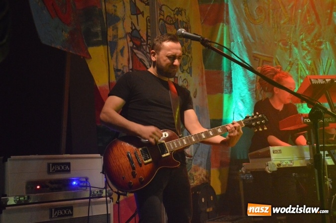Zdjęcie w galerii na portalu naszwodzislaw.com: Tabu i Kamil Bednarek w Czyżowicach! Zagrali dla szesnastoletniego Tymka wiadomości z regionu