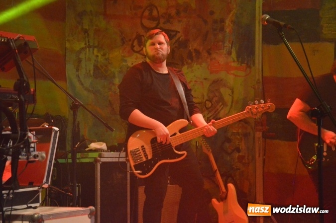 Zdjęcie w galerii na portalu naszwodzislaw.com: Tabu i Kamil Bednarek w Czyżowicach! Zagrali dla szesnastoletniego Tymka wiadomości z regionu