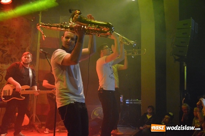 Zdjęcie w galerii na portalu naszwodzislaw.com: Tabu i Kamil Bednarek w Czyżowicach! Zagrali dla szesnastoletniego Tymka wiadomości z regionu