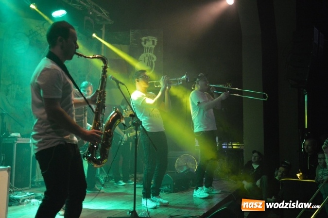 Zdjęcie w galerii na portalu naszwodzislaw.com: Tabu i Kamil Bednarek w Czyżowicach! Zagrali dla szesnastoletniego Tymka wiadomości z regionu