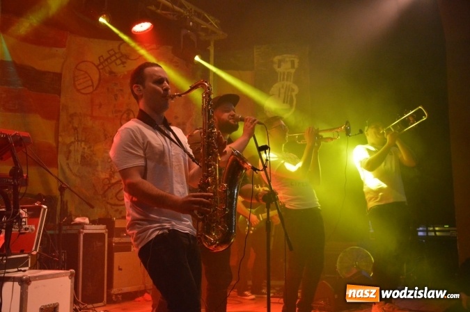 Zdjęcie w galerii na portalu naszwodzislaw.com: Tabu i Kamil Bednarek w Czyżowicach! Zagrali dla szesnastoletniego Tymka wiadomości z regionu