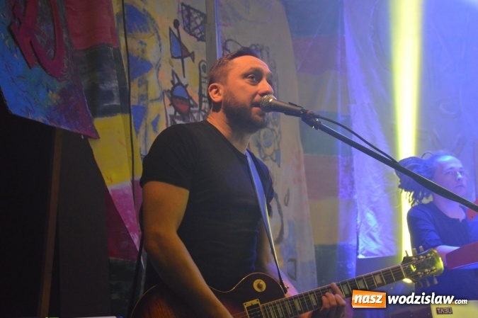 Zdjęcie w galerii na portalu naszwodzislaw.com: Tabu i Kamil Bednarek w Czyżowicach! Zagrali dla szesnastoletniego Tymka wiadomości z regionu