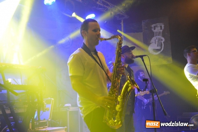 Zdjęcie w galerii na portalu naszwodzislaw.com: Tabu i Kamil Bednarek w Czyżowicach! Zagrali dla szesnastoletniego Tymka wiadomości z regionu