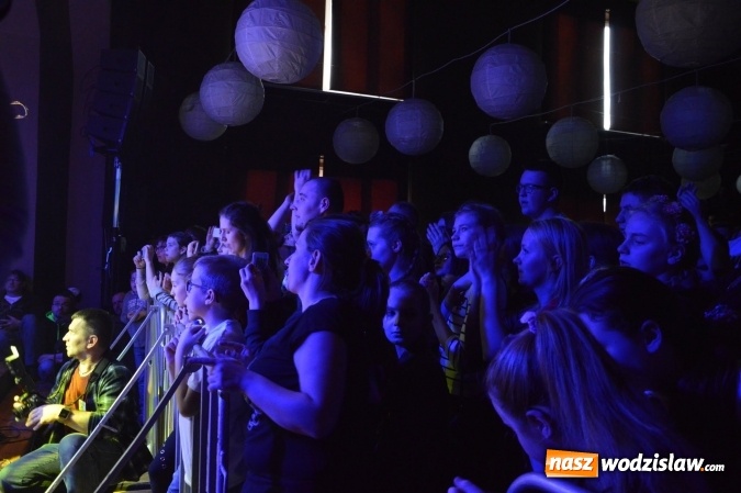 Zdjęcie w galerii na portalu naszwodzislaw.com: Tabu i Kamil Bednarek w Czyżowicach! Zagrali dla szesnastoletniego Tymka wiadomości z regionu