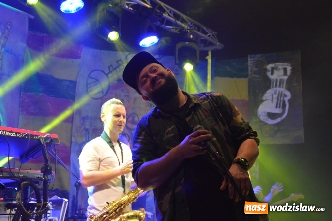 Zdjęcie w galerii na portalu naszwodzislaw.com: Tabu i Kamil Bednarek w Czyżowicach! Zagrali dla szesnastoletniego Tymka wiadomości z regionu