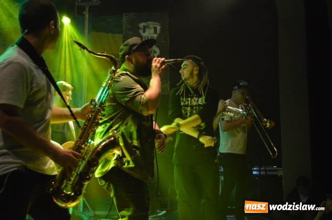 Zdjęcie w galerii na portalu naszwodzislaw.com: Tabu i Kamil Bednarek w Czyżowicach! Zagrali dla szesnastoletniego Tymka wiadomości z regionu