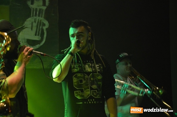 Zdjęcie w galerii na portalu naszwodzislaw.com: Tabu i Kamil Bednarek w Czyżowicach! Zagrali dla szesnastoletniego Tymka wiadomości z regionu