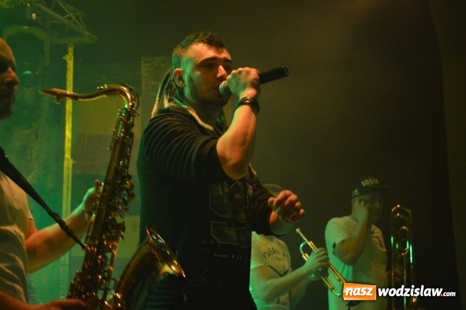 Zdjęcie w galerii na portalu naszwodzislaw.com: Tabu i Kamil Bednarek w Czyżowicach! Zagrali dla szesnastoletniego Tymka wiadomości z regionu