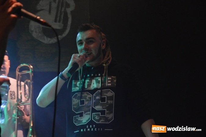 Zdjęcie w galerii na portalu naszwodzislaw.com: Tabu i Kamil Bednarek w Czyżowicach! Zagrali dla szesnastoletniego Tymka wiadomości z regionu