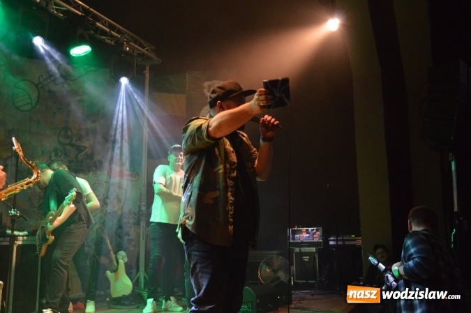 Zdjęcie w galerii na portalu naszwodzislaw.com: Tabu i Kamil Bednarek w Czyżowicach! Zagrali dla szesnastoletniego Tymka wiadomości z regionu