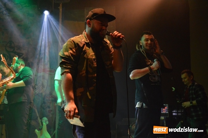 Zdjęcie w galerii na portalu naszwodzislaw.com: Tabu i Kamil Bednarek w Czyżowicach! Zagrali dla szesnastoletniego Tymka wiadomości z regionu