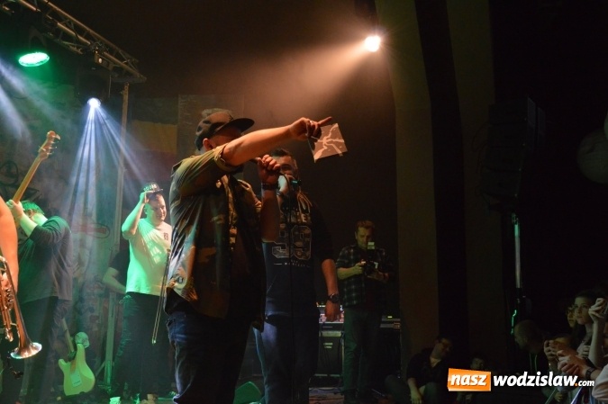 Zdjęcie w galerii na portalu naszwodzislaw.com: Tabu i Kamil Bednarek w Czyżowicach! Zagrali dla szesnastoletniego Tymka wiadomości z regionu