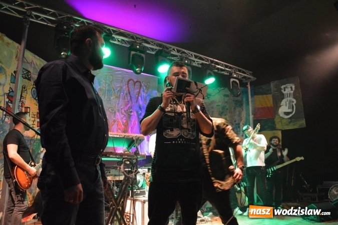 Zdjęcie w galerii na portalu naszwodzislaw.com: Tabu i Kamil Bednarek w Czyżowicach! Zagrali dla szesnastoletniego Tymka wiadomości z regionu