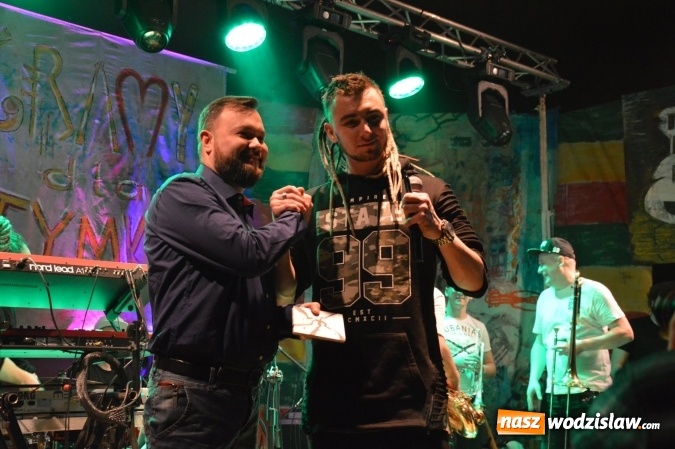 Zdjęcie w galerii na portalu naszwodzislaw.com: Tabu i Kamil Bednarek w Czyżowicach! Zagrali dla szesnastoletniego Tymka wiadomości z regionu