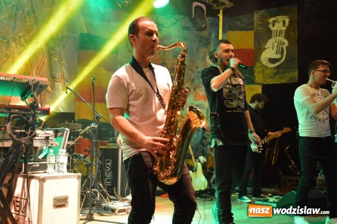 Zdjęcie w galerii na portalu naszwodzislaw.com: Tabu i Kamil Bednarek w Czyżowicach! Zagrali dla szesnastoletniego Tymka wiadomości z regionu