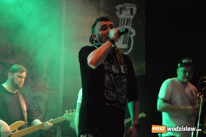 Zdjęcie w galerii na portalu naszwodzislaw.com: Tabu i Kamil Bednarek w Czyżowicach! Zagrali dla szesnastoletniego Tymka wiadomości z regionu