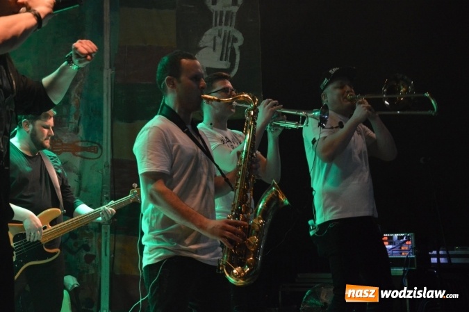 Zdjęcie w galerii na portalu naszwodzislaw.com: Tabu i Kamil Bednarek w Czyżowicach! Zagrali dla szesnastoletniego Tymka wiadomości z regionu