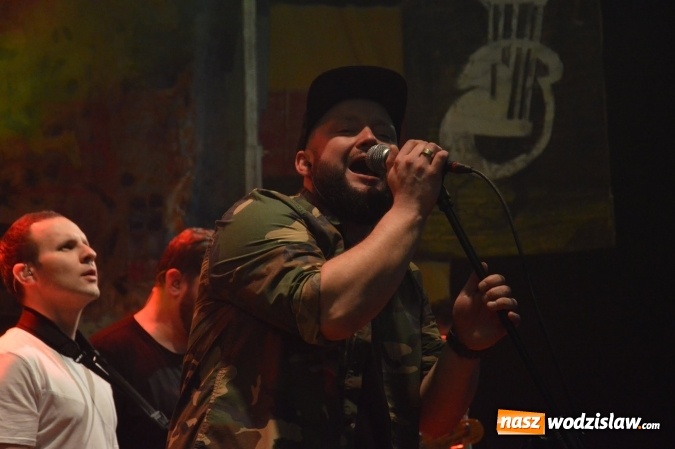 Zdjęcie w galerii na portalu naszwodzislaw.com: Tabu i Kamil Bednarek w Czyżowicach! Zagrali dla szesnastoletniego Tymka wiadomości z regionu