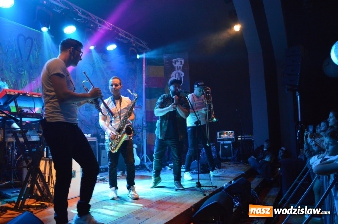 Zdjęcie w galerii na portalu naszwodzislaw.com: Tabu i Kamil Bednarek w Czyżowicach! Zagrali dla szesnastoletniego Tymka wiadomości z regionu