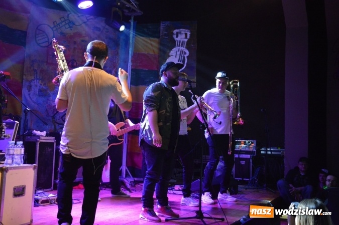 Zdjęcie w galerii na portalu naszwodzislaw.com: Tabu i Kamil Bednarek w Czyżowicach! Zagrali dla szesnastoletniego Tymka wiadomości z regionu