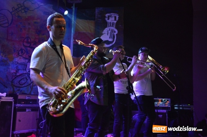 Zdjęcie w galerii na portalu naszwodzislaw.com: Tabu i Kamil Bednarek w Czyżowicach! Zagrali dla szesnastoletniego Tymka wiadomości z regionu