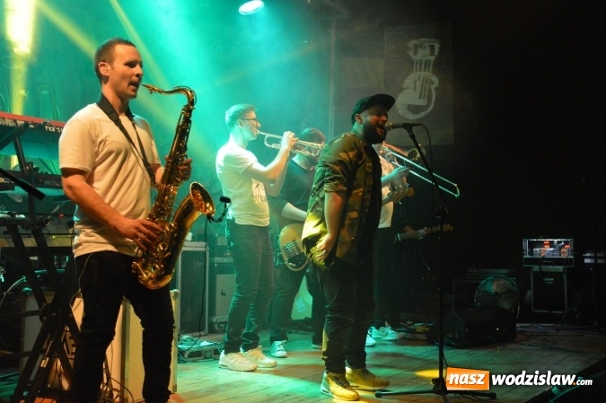 Zdjęcie w galerii na portalu naszwodzislaw.com: Tabu i Kamil Bednarek w Czyżowicach! Zagrali dla szesnastoletniego Tymka wiadomości z regionu