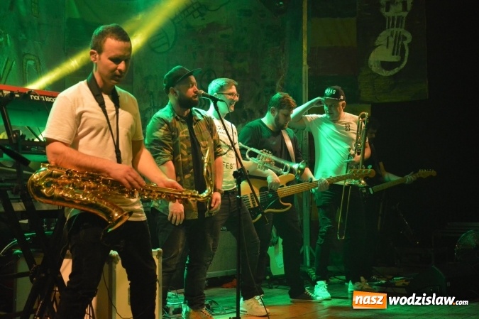 Zdjęcie w galerii na portalu naszwodzislaw.com: Tabu i Kamil Bednarek w Czyżowicach! Zagrali dla szesnastoletniego Tymka wiadomości z regionu